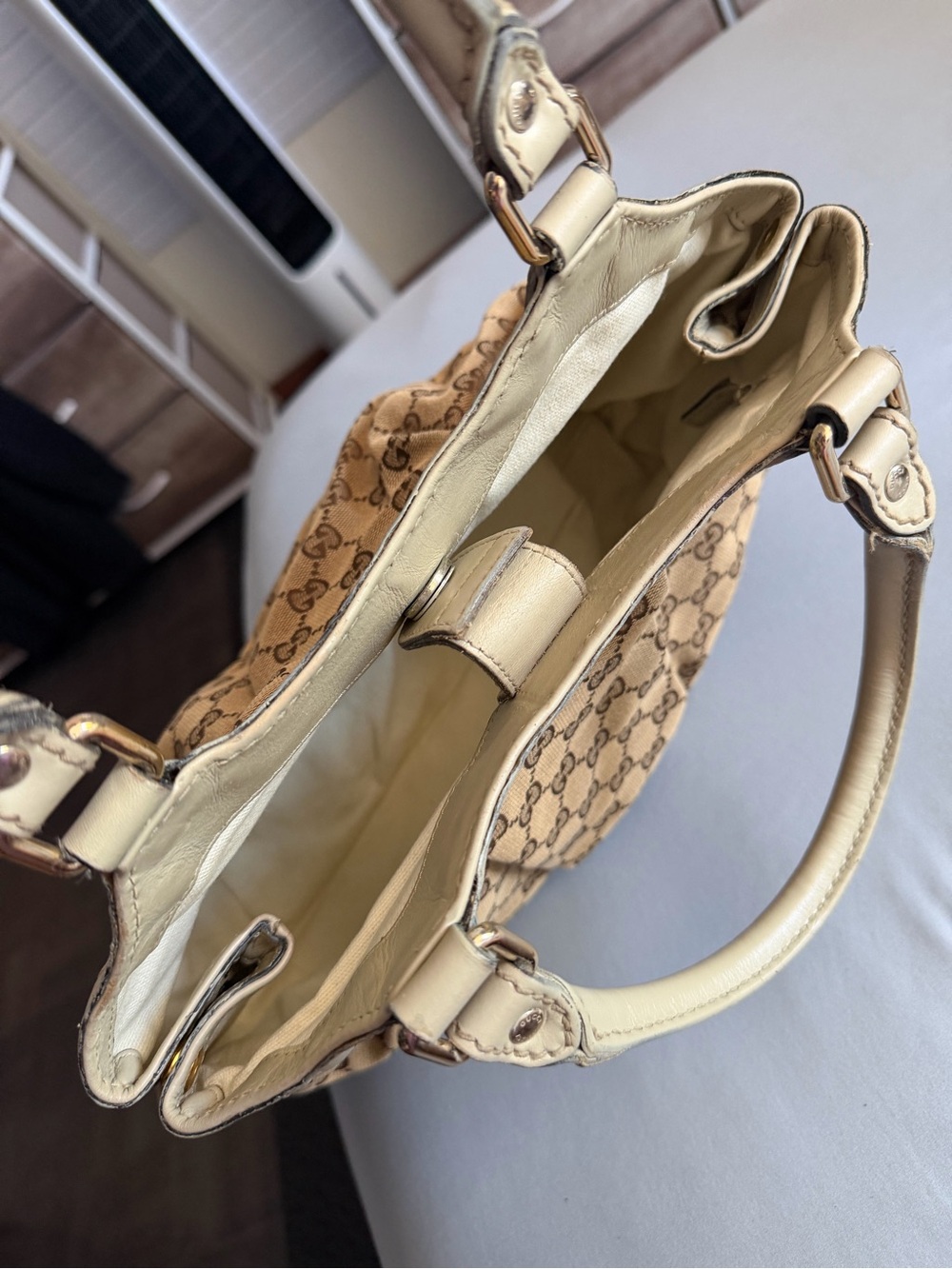 Gucci Beige Brown GG Canvas Shoulder Bag with Leather Trim - Picture 3 of 14